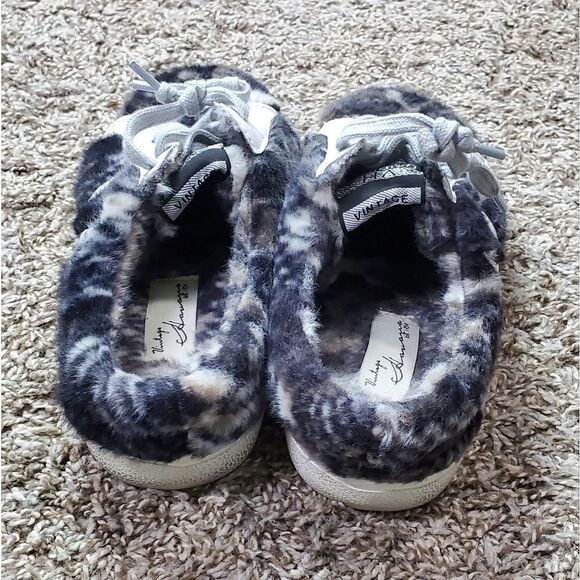 Vintage Havana Gray & Black Faux Fur Snakeskin Slip on Sneakers - Picture 2 of 7